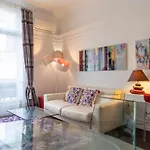 Champs Elysées Apartamento *