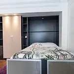 Champs Elysées Apartamento *