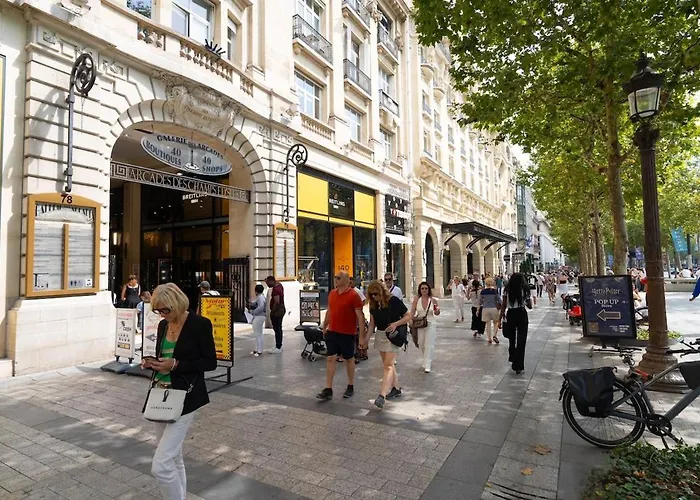 Champs Elysees *